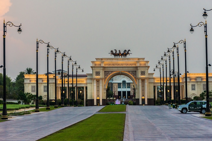 package tour image
