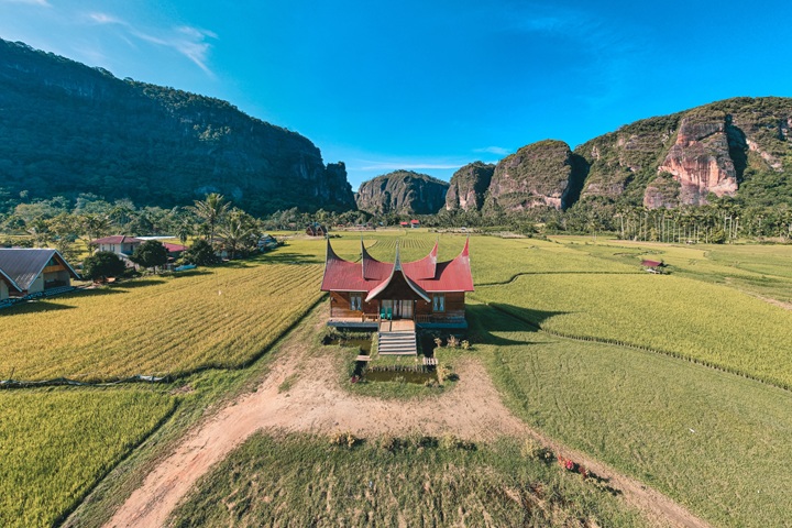 package tour image